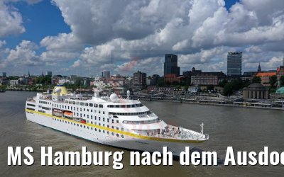 MS Hamburg nach dem Ausdocken vor den Landungsbrücken Hamburg 19.05.2020