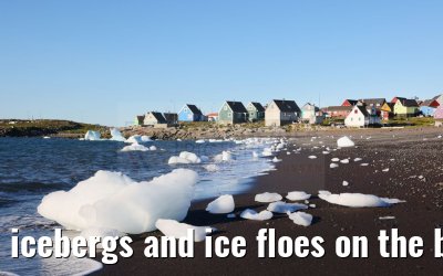 icebergs and ice floes on the beach in Qeqertarsuaq 12.08.2024