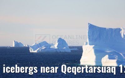 icebergs near Qeqertarsuaq 12.08.2024