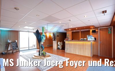MS Junker Joerg Foyer und Rezeption