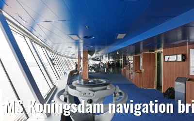 MS Koningsdam navigation bridge