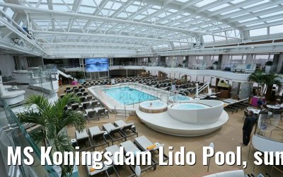 MS Koningsdam Lido Pool, sunbeds and Whirlpools