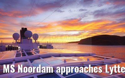 MS Noordam approaches Lyttelton Christchurch