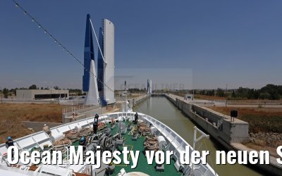 Ocean Majesty vor der neuen Schleuse in Sevilla 27.05.2015