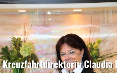 Kreuzfahrtdirektorin Claudia Nündel MS Ocean Majesty 09.05.2017