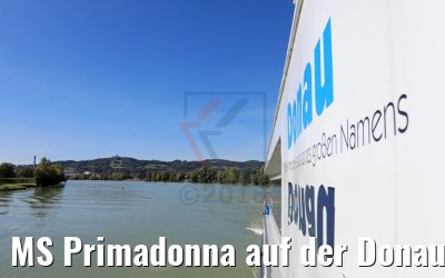 MS Primadonna auf der Donau