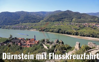 Dürnstein mit Flusskreuzfahrtschiff River Aria