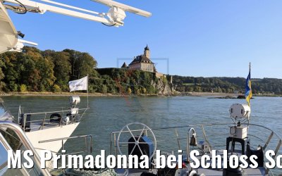 MS Primadonna bei Schloss Schönbühl an der Donau