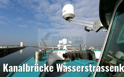 Kanalbrücke Wasserstrassenkreuz Magdeburg MS Saxonia 16.10.2016