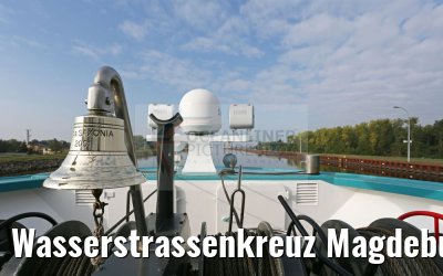 Wasserstrassenkreuz Magdeburg MS Saxonia auf Kanalbrücke 16.10.2016