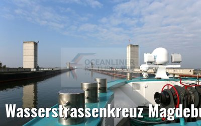 Wasserstrassenkreuz Magdeburg MS Saxonia auf Kanalbrücke 16.10.2016