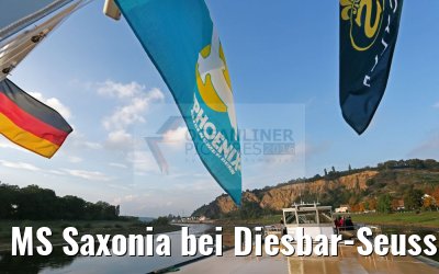 MS Saxonia bei Diesbar-Seusslitz und Flaggen 18.10.2016