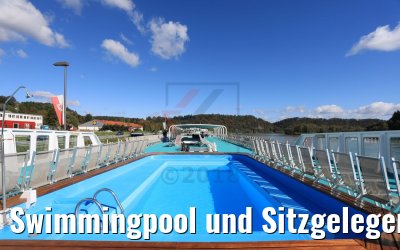 Swimmingpool und Sitzgelegenheiten Sonnendeck MS Sofia