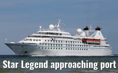 Star Legend approaching port of Travemuende 01. August 2015