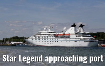 Star Legend approaching port of Travemuende 01. August 2015