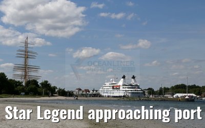 Star Legend approaching port of Travemuende 01. August 2015
