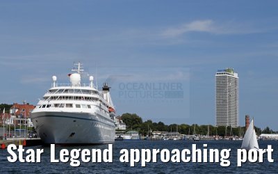 Star Legend approaching port of Travemuende 01. August 2015
