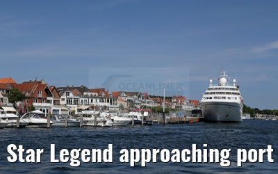 Star Legend approaching port of Travemuende 01. August 2015