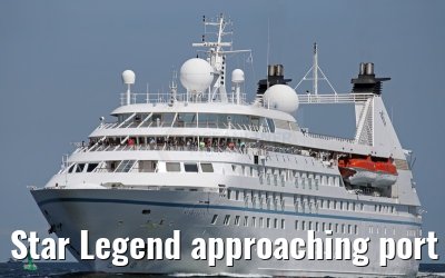 Star Legend approaching port of Travemuende 01. August 2015