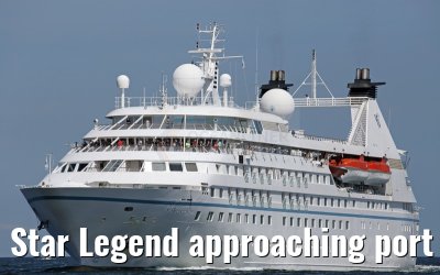 Star Legend approaching port of Travemuende 01. August 2015