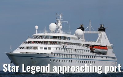 Star Legend approaching port of Travemuende 01. August 2015
