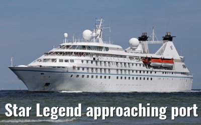 Star Legend approaching port of Travemuende 01. August 2015