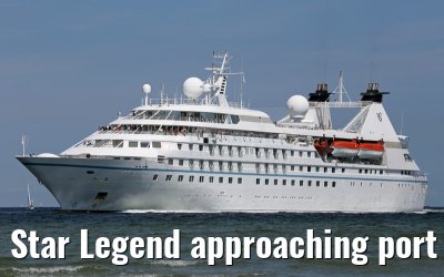 Star Legend approaching port of Travemuende 01. August 2015
