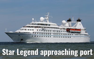 Star Legend approaching port of Travemuende 01. August 2015