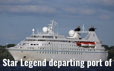 Star Legend departing port of Hamburg 31. July 2015