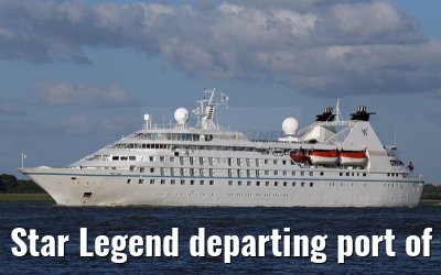 Star Legend departing port of Hamburg 31. July 2015