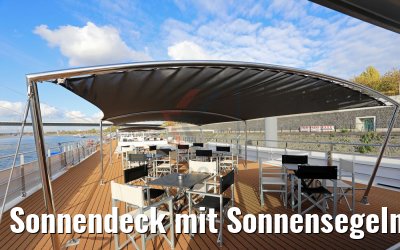 Sonnendeck mit Sonnensegeln abends MS Vista Star