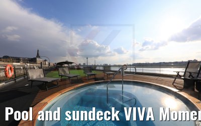 Pool and sundeck VIVA Moments