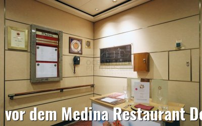 vor dem Medina Restaurant Deck 6