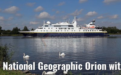 National Geographic Orion with swans, Kiel Canal 06.09.2016