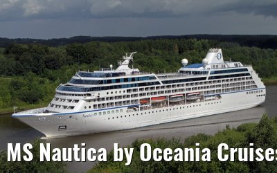MS Nautica by Oceania Cruises, Kiel Canal, 12. August 2013