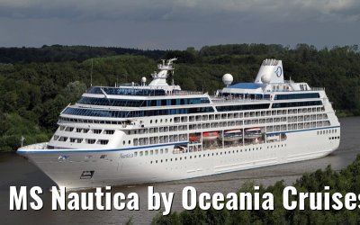 MS Nautica by Oceania Cruises, Kiel Canal, 12. August 2013