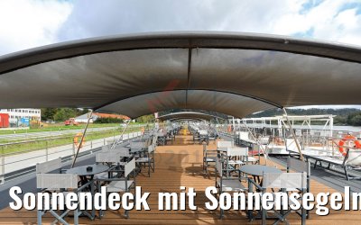 Sonnendeck mit Sonnensegeln nickoVision