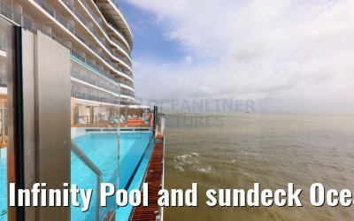 Infinity Pool and sundeck Ocean Boulevard Norwegian Aqua