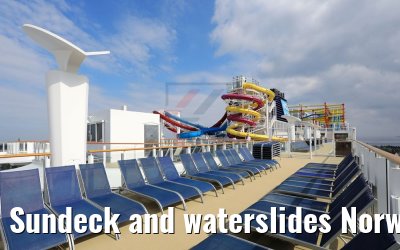 Sundeck and waterslides Norwegian Breakaway