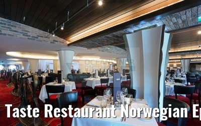 Taste Restaurant Norwegian Epic dinner set up