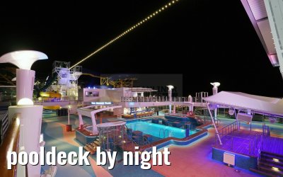 pooldeck by night