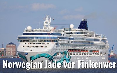 Norwegian Jade vor Finkenwerder am 04.06.2017