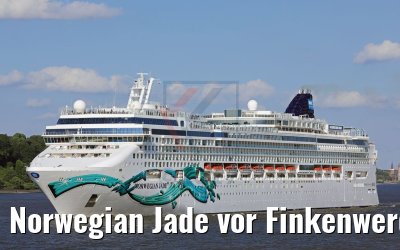 Norwegian Jade vor Finkenwerder am 04.06.2017