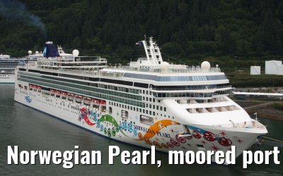Norwegian Pearl, moored port of Juneau, Alaska, 26.08.2008