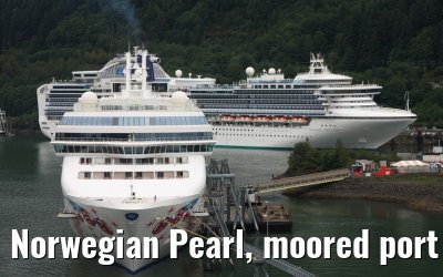 Norwegian Pearl, moored port of Juneau, Alaska, 26.08.2008