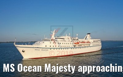 MS Ocean Majesty approaching cruise port Hamburg 20.08.2019