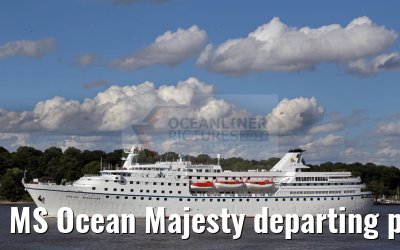 MS Ocean Majesty departing port of Hamburg 06.08.2016