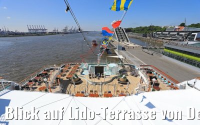 Blick auf Lido-Terrasse von Deck 11 MS Amadea 26.05.2017