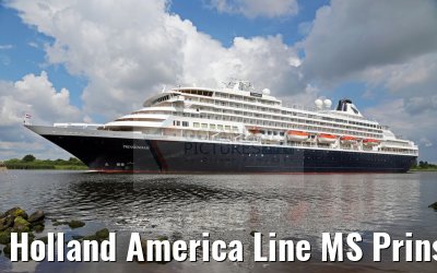 Holland America Line MS Prinsendam Kiel Canal transit 02.08.2016
