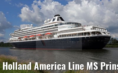 Holland America Line MS Prinsendam Kiel Canal transit 02.08.2016